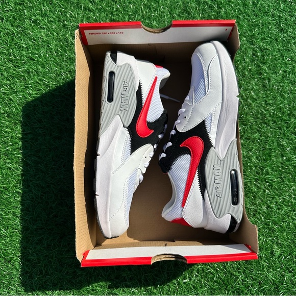 Nike Air Max Excee White / University Red / Black - Picture 12 of 13